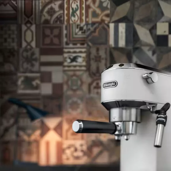 DeLonghi EC 685.W Dedica White Espresso Coffee Machine